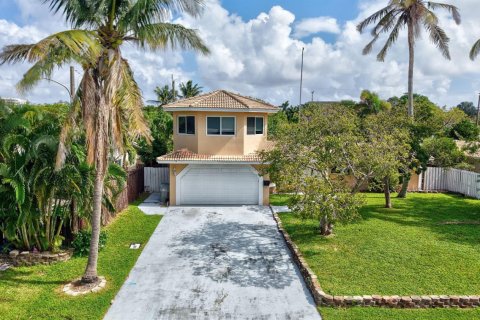 Casa en venta en Pompano Beach, Florida, 4 dormitorios, 252.42 m2 № 2250356 - foto 21