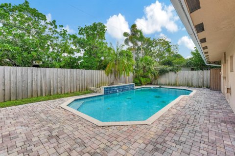 Casa en venta en Pompano Beach, Florida, 4 dormitorios, 252.42 m2 № 2250356 - foto 24