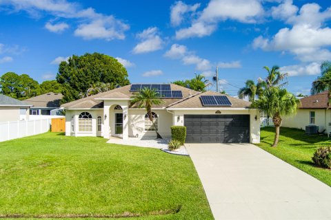 Villa ou maison à Port St. Lucie, Floride 3 chambres, 175.21 m2 № 2295502