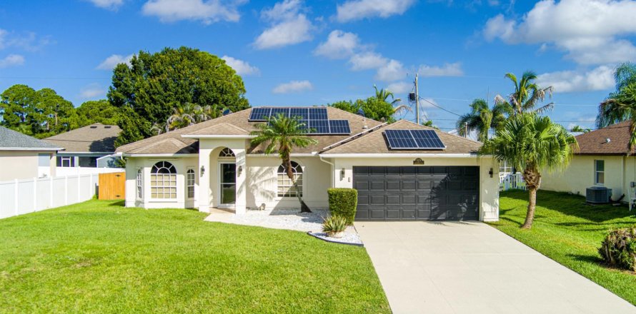 Villa ou maison à Port St. Lucie, Floride 3 chambres, 175.21 m2 № 2295502