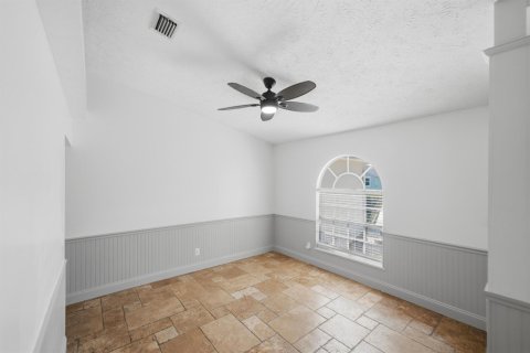 Villa ou maison à vendre à Port St. Lucie, Floride: 3 chambres, 175.21 m2 № 2295502 - photo 4