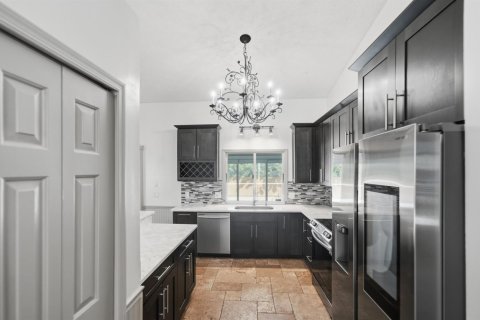 Villa ou maison à vendre à Port St. Lucie, Floride: 3 chambres, 175.21 m2 № 2295502 - photo 7