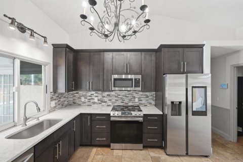 Villa ou maison à vendre à Port St. Lucie, Floride: 3 chambres, 175.21 m2 № 2295502 - photo 10