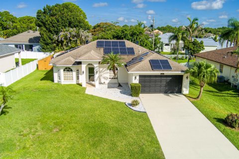 Villa ou maison à vendre à Port St. Lucie, Floride: 3 chambres, 175.21 m2 № 2295502 - photo 2