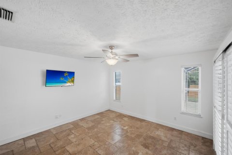 Villa ou maison à vendre à Port St. Lucie, Floride: 3 chambres, 175.21 m2 № 2295502 - photo 16