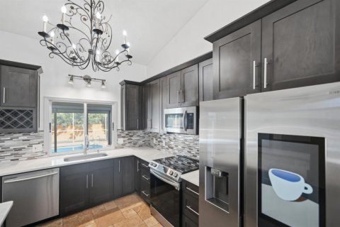 Villa ou maison à vendre à Port St. Lucie, Floride: 3 chambres, 175.21 m2 № 2295502 - photo 8