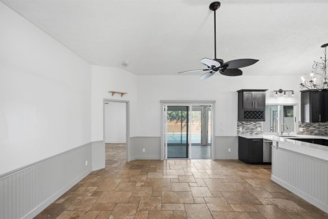 Villa ou maison à vendre à Port St. Lucie, Floride: 3 chambres, 175.21 m2 № 2295502 - photo 13