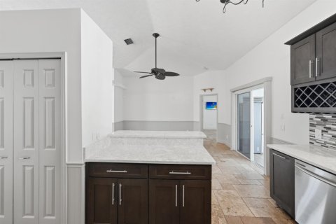 Villa ou maison à vendre à Port St. Lucie, Floride: 3 chambres, 175.21 m2 № 2295502 - photo 9