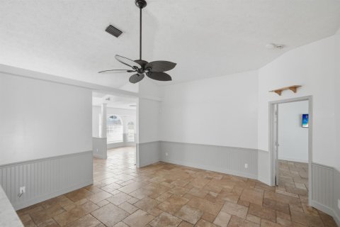 Villa ou maison à vendre à Port St. Lucie, Floride: 3 chambres, 175.21 m2 № 2295502 - photo 12
