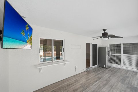 Villa ou maison à vendre à Port St. Lucie, Floride: 3 chambres, 175.21 m2 № 2295502 - photo 29