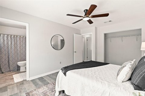 House in North Port, Florida 3 bedrooms, 124.77 sq.m. № 2303268 - photo 19