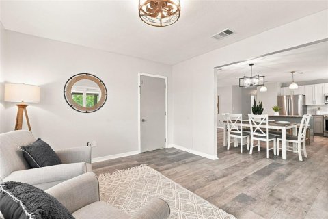 House in North Port, Florida 3 bedrooms, 124.77 sq.m. № 2303268 - photo 16
