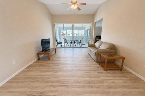 Villa ou maison à vendre à Punta Gorda, Floride: 3 chambres, 182.65 m2 № 2272859 - photo 5