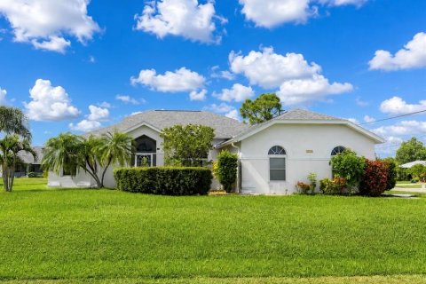 Casa en Punta Gorda, Florida 3 dormitorios, 182.65 m2 № 2272859