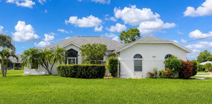 Villa ou maison à Punta Gorda, Floride 3 chambres, 182.65 m2 № 2272859