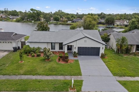 Villa ou maison à louer à Tampa, Floride: 4 chambres, 158.12 m2 № 2425788 - photo 5