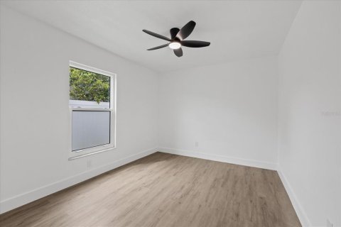 Villa ou maison à louer à Tampa, Floride: 4 chambres, 158.12 m2 № 2425788 - photo 27