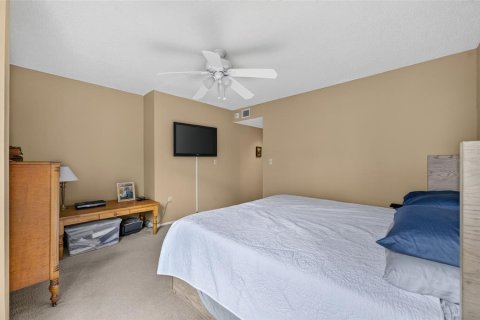 Condo in Winter Park, Florida, 3 bedrooms № 2372981 - photo 15