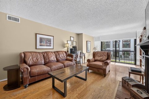 Condo in Winter Park, Florida, 3 bedrooms № 2372981 - photo 5