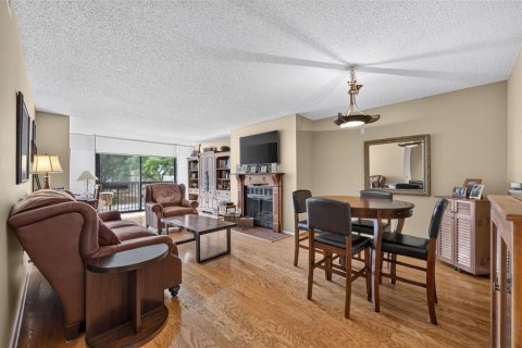 Condo in Winter Park, Florida, 3 bedrooms № 2372981 - photo 9