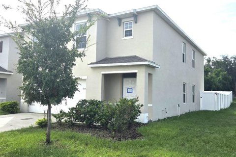 Villa ou maison à vendre à Eagle Lake, Floride: 5 chambres, 234.3 m2 № 2410465 - photo 2