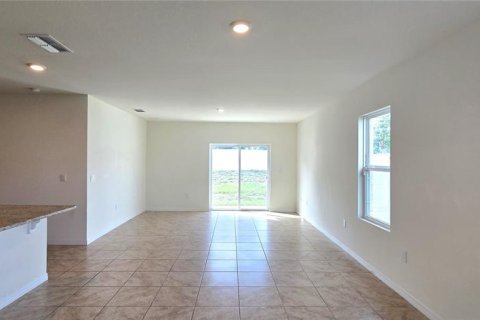 Villa ou maison à vendre à Eagle Lake, Floride: 5 chambres, 234.3 m2 № 2410465 - photo 7