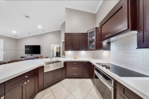 Villa ou maison à vendre à Miami, Floride: 4 chambres, 223.89 m2 № 1995702 - photo 7