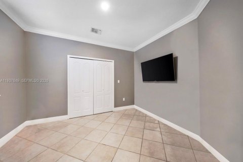 Villa ou maison à vendre à Miami, Floride: 4 chambres, 223.89 m2 № 1995702 - photo 20