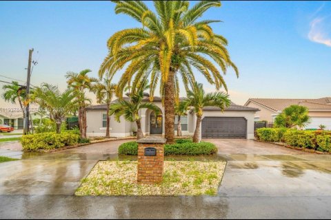 Villa ou maison à Miami, Floride 4 chambres, 223.89 m2 № 1995702