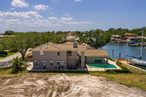 House in Saint Petersburg, Florida 5 bedrooms, 403.57 sq.m. № 1619276 - photo 12