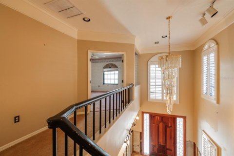 House in Saint Petersburg, Florida 5 bedrooms, 403.57 sq.m. № 1619276 - photo 27
