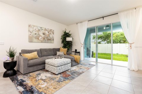 Townhouse in Wimauma, Florida 3 bedrooms, 157.47 sq.m. № 1773750 - photo 8