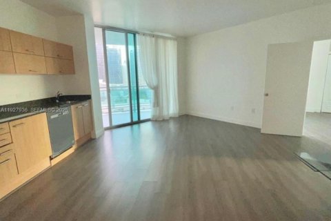 Condominio en alquiler en Miami, Florida, 2 dormitorios, 86.86 m2 № 1988158 - foto 3