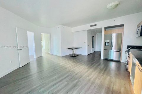 Condominio en alquiler en Miami, Florida, 2 dormitorios, 86.86 m2 № 1988158 - foto 7