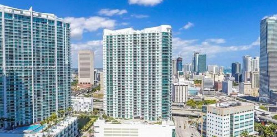 Condominio en Miami, Florida, 2 dormitorios  № 1988158