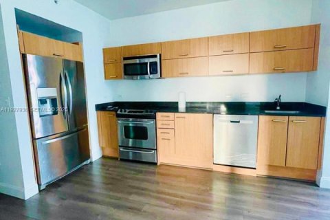 Condominio en alquiler en Miami, Florida, 2 dormitorios, 86.86 m2 № 1988158 - foto 6
