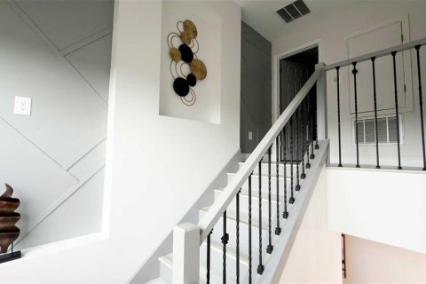 House in SOUTHERN PINES in Orlando, Florida 4 bedrooms, 201.6 sq.m. № 2402723 - photo 27