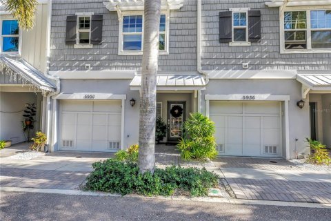 Touwnhouse à Saint Petersburg, Floride 3 chambres, 178.37 m2 № 2411420