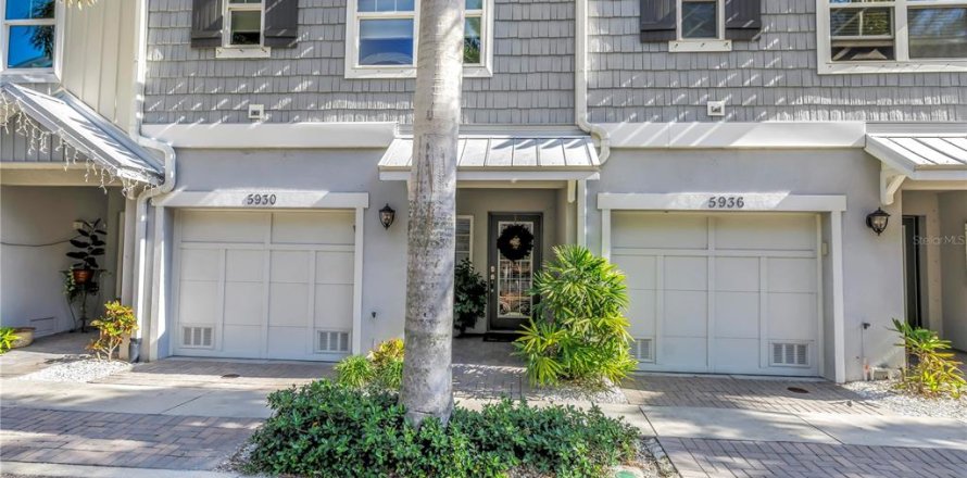 Touwnhouse à Saint Petersburg, Floride 3 chambres, 178.37 m2 № 2411420