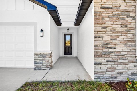 House in Dade City, Florida 4 bedrooms, 196.21 sq.m. № 2430714 - photo 3