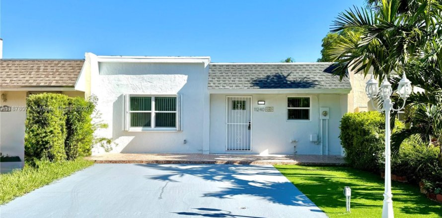 Villa ou maison à Miami, Floride 2 chambres, 91.97 m2 № 1925238