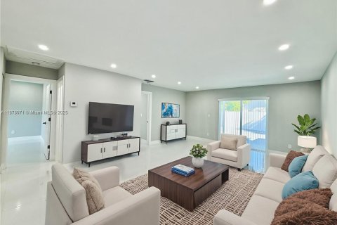 Villa ou maison à vendre à Miami, Floride: 2 chambres, 91.97 m2 № 1925238 - photo 9