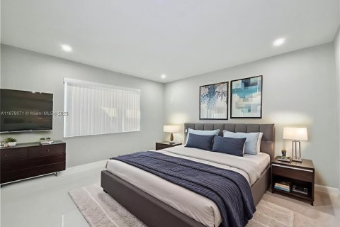 Villa ou maison à vendre à Miami, Floride: 2 chambres, 91.97 m2 № 1925238 - photo 17