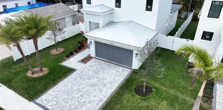 House in Sarasota, Florida 4 bedrooms, 198.9 sq.m. № 2234232