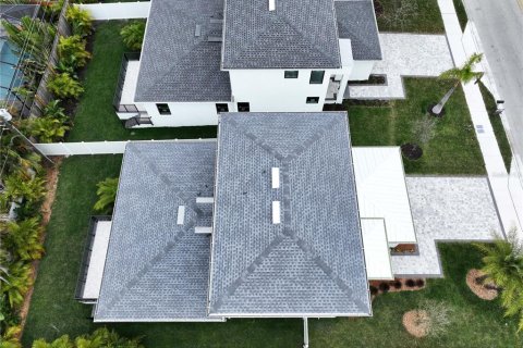 House in Sarasota, Florida 4 bedrooms, 198.9 sq.m. № 2234232 - photo 5