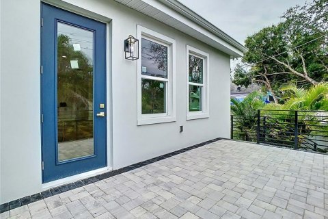 House in Sarasota, Florida 4 bedrooms, 198.9 sq.m. № 2234232 - photo 8