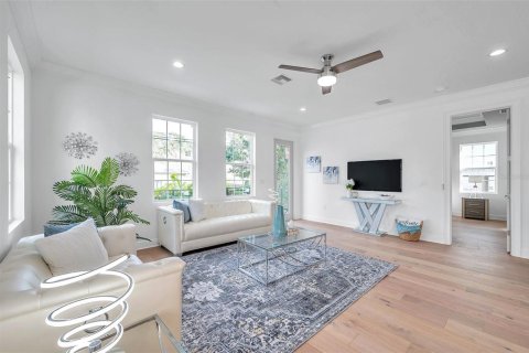House in Sarasota, Florida 4 bedrooms, 198.9 sq.m. № 2234232 - photo 15