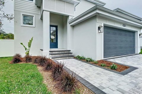 House in Sarasota, Florida 4 bedrooms, 198.9 sq.m. № 2234232 - photo 4