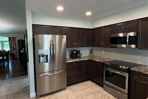 House in Bradenton, Florida 3 bedrooms, 235.97 sq.m. № 2306316 - photo 7