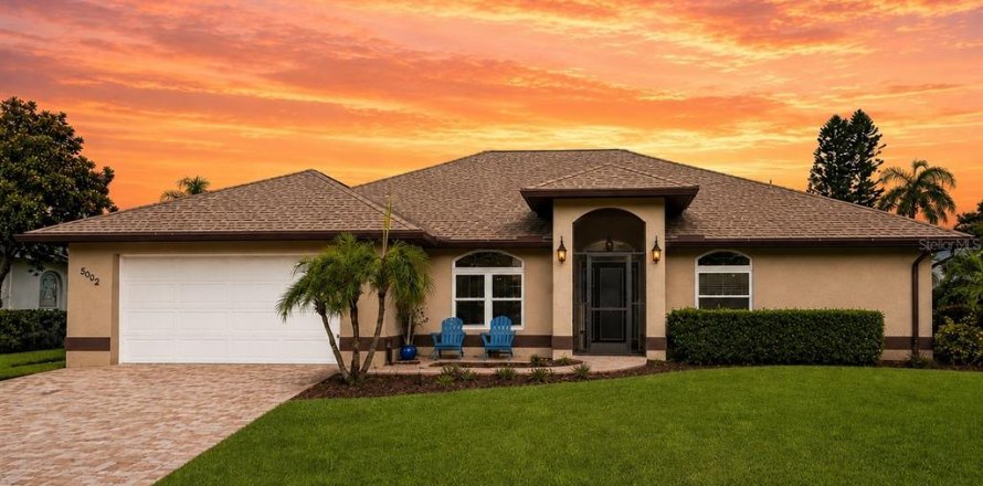 House in Bradenton, Florida 3 bedrooms, 235.97 sq.m. № 2306316